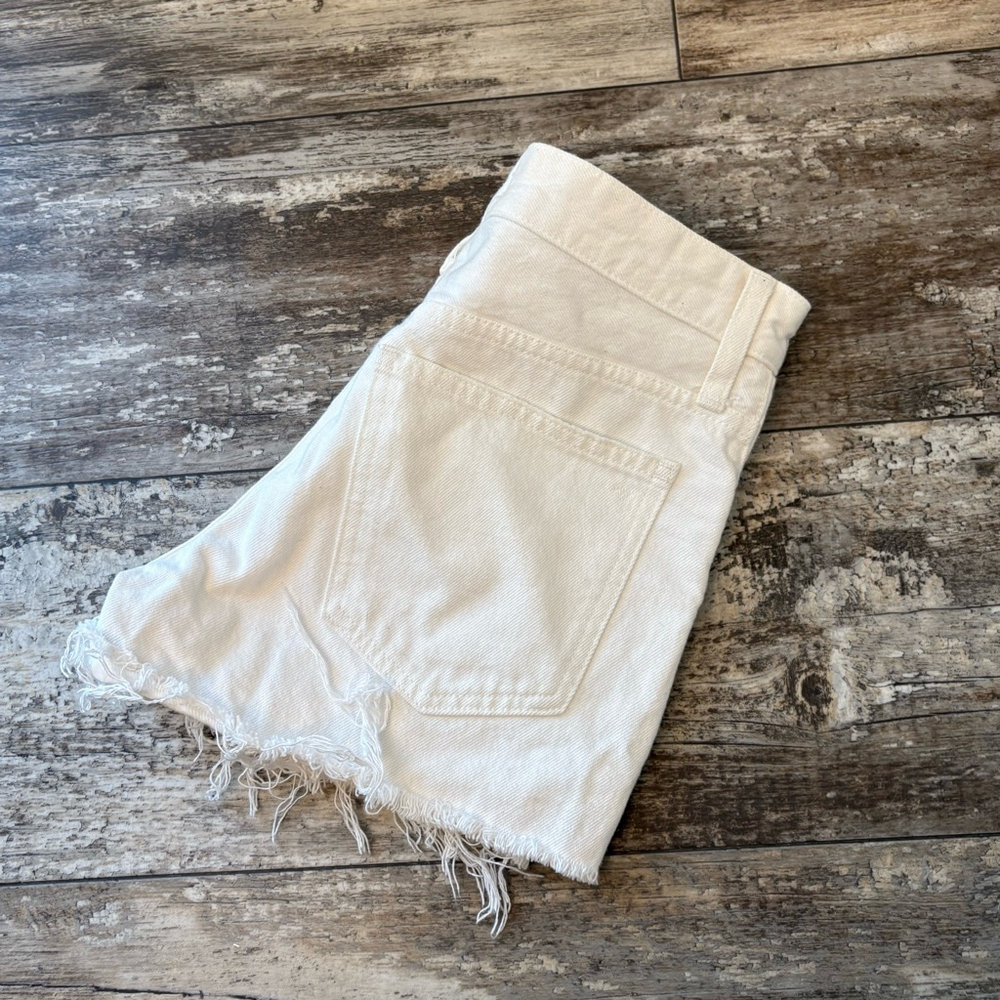 Madewell White Relaxed Denim Shorts Size 24 Raw Hem High Rise Casual